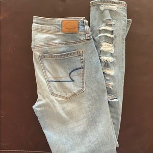 AMERICAN EAGLE JEANS